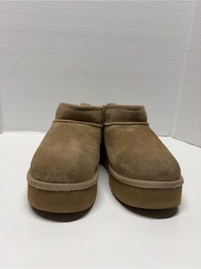 UGG Classic Ultra Mini Platform Boots beige kids size 3 US